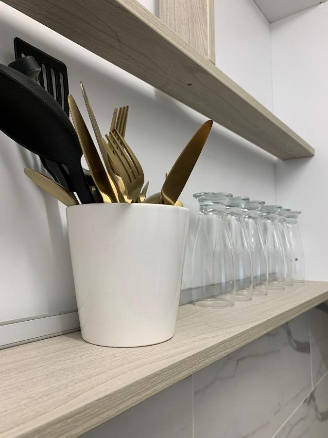 Chic Galati Apartment: Urban Escape 외부 사진